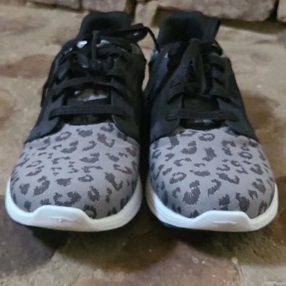 AVIA Black Gray Leopard Zumba 9.5 - Picture 2 of 7